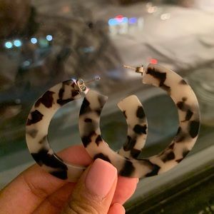 Sexy yet simple earrings!